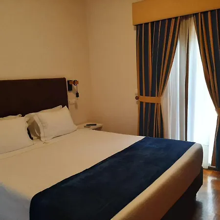 吉尔斯摩登酒店 酒店