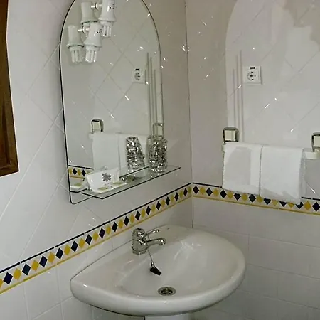 Hotel Moderna Do 2*